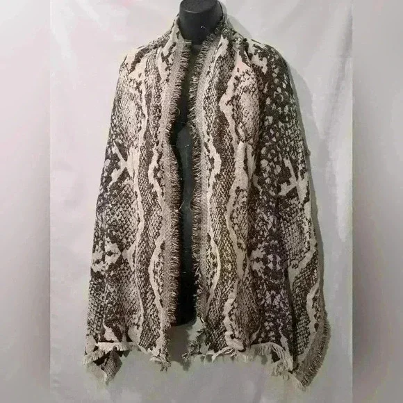 Women's scarf - Picture 4 of 5